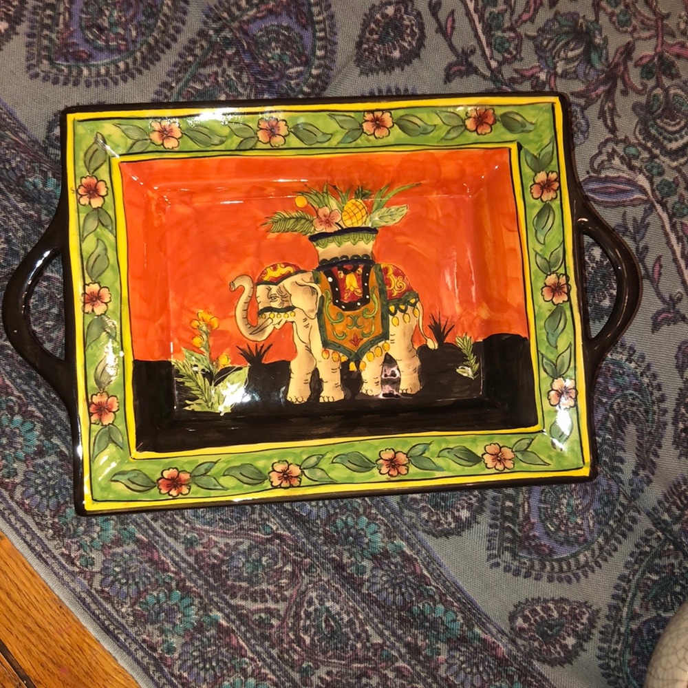Small elephant tray